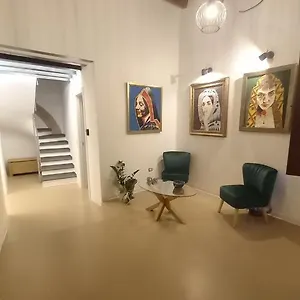 https://la-casetta-guest-house-oristano.in-sardinia.net